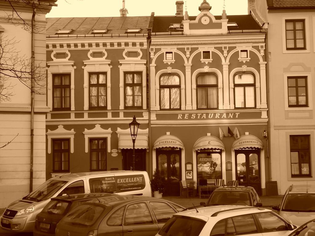 Hotel Excellent Kromeriz Exterior photo